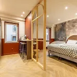 3 studios haut de gamme Immeuble chic centre