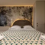 3 studios haut de gamme Immeuble chic centre